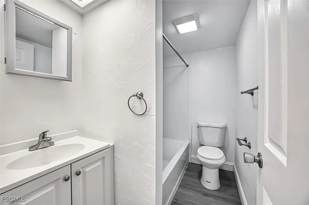 10022 Oxfordshire Lane Fort Myers FL 33908