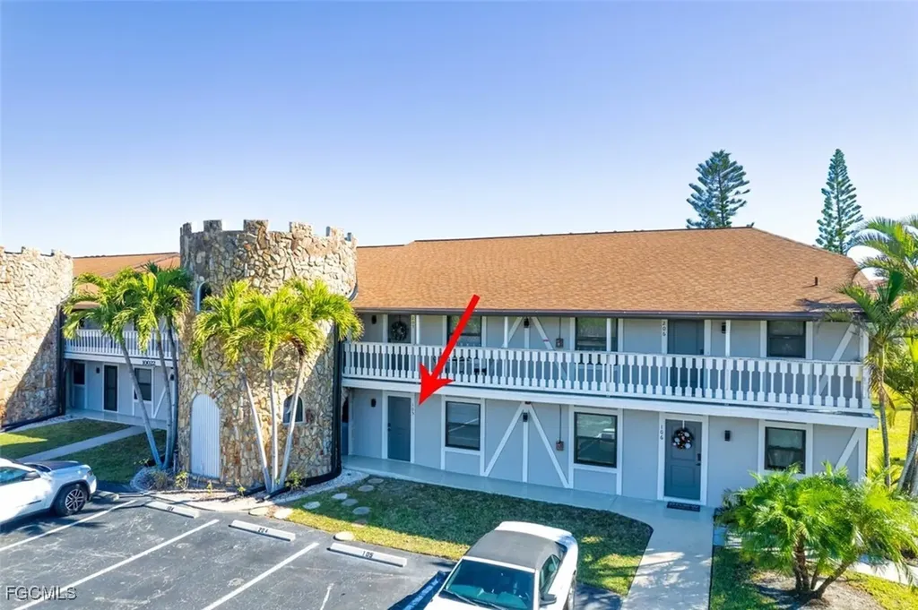 10022 Oxfordshire Lane Fort Myers FL 33908