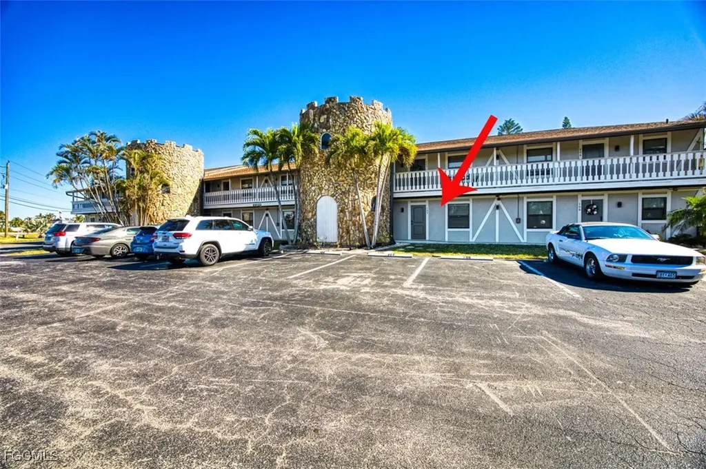 10022 Oxfordshire Lane Fort Myers FL 33908