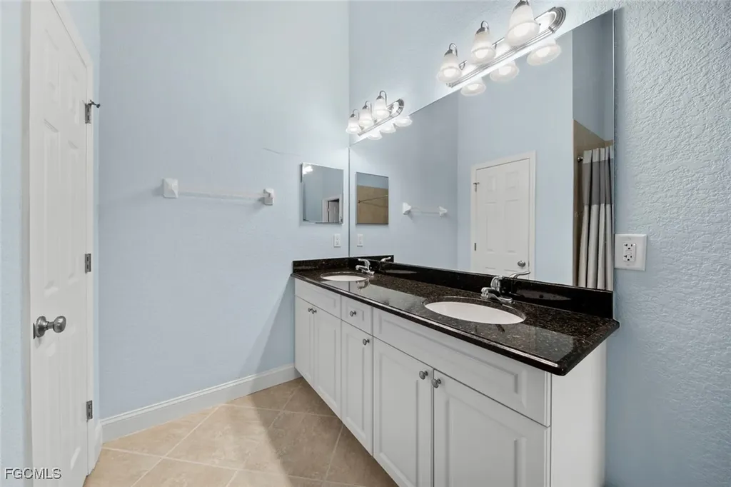 15817 Beachcomber Avenue Fort Myers FL 33908