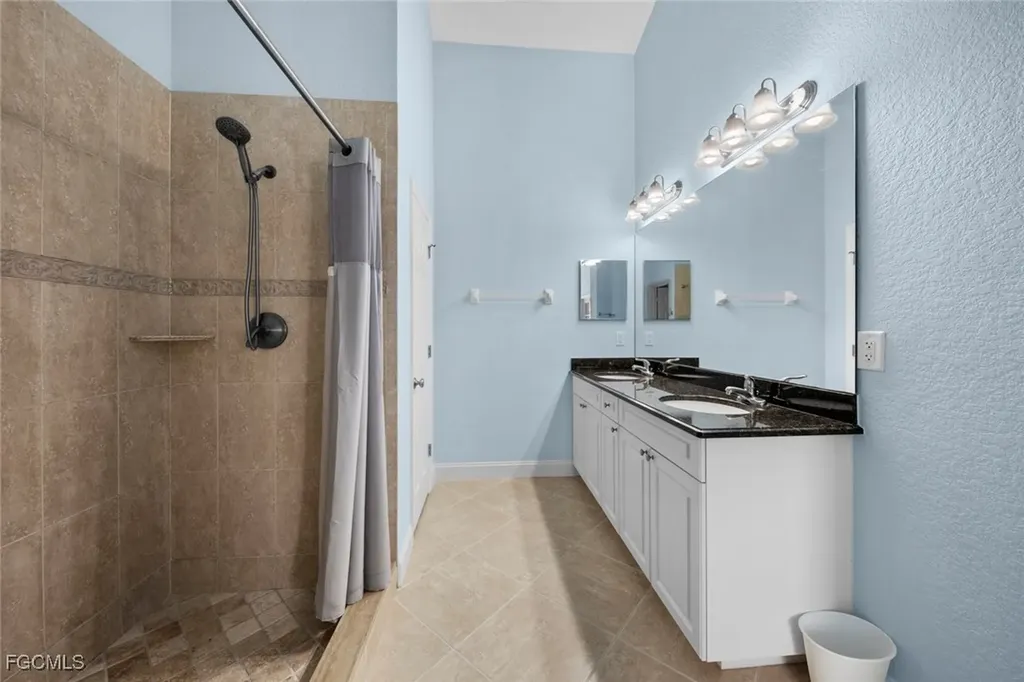 15817 Beachcomber Avenue Fort Myers FL 33908