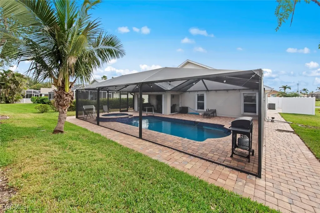 15817 Beachcomber Avenue Fort Myers FL 33908