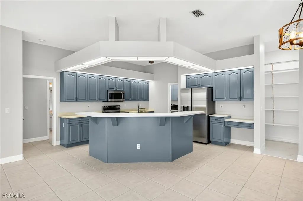 1909 SW 29th Terrace Cape Coral FL 33914