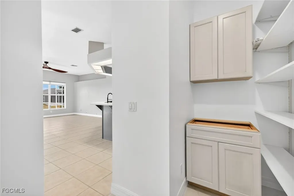 1909 SW 29th Terrace Cape Coral FL 33914