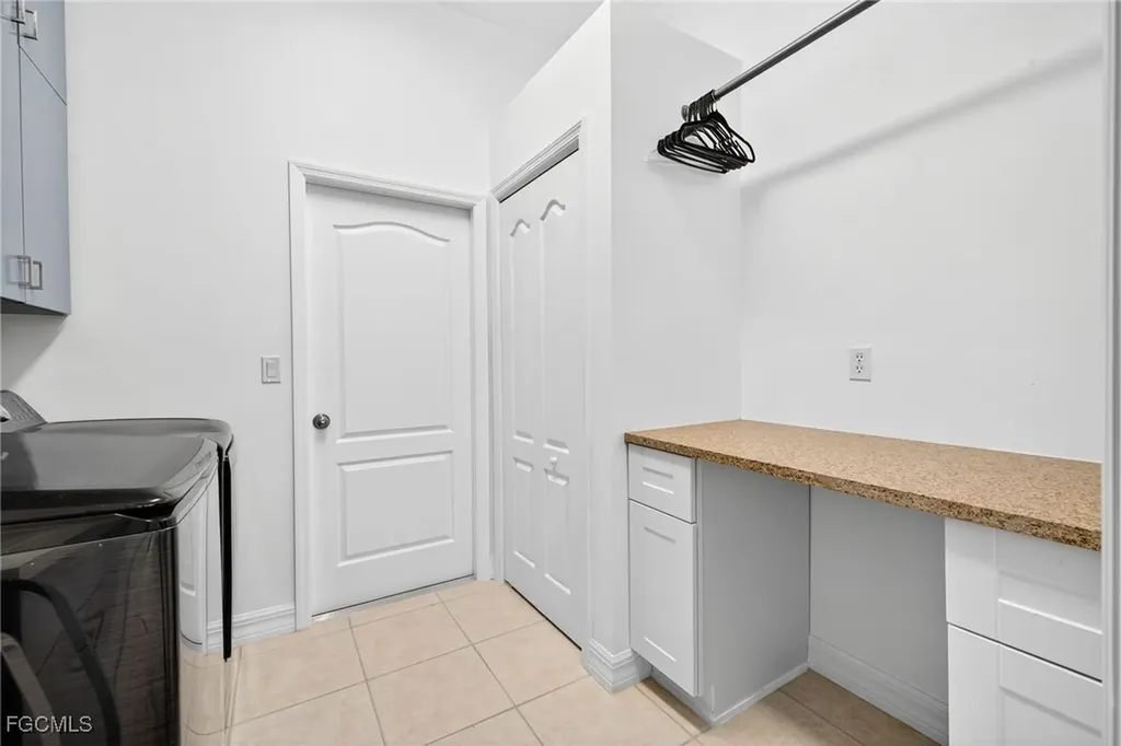 1909 SW 29th Terrace Cape Coral FL 33914