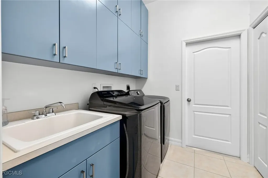 1909 SW 29th Terrace Cape Coral FL 33914