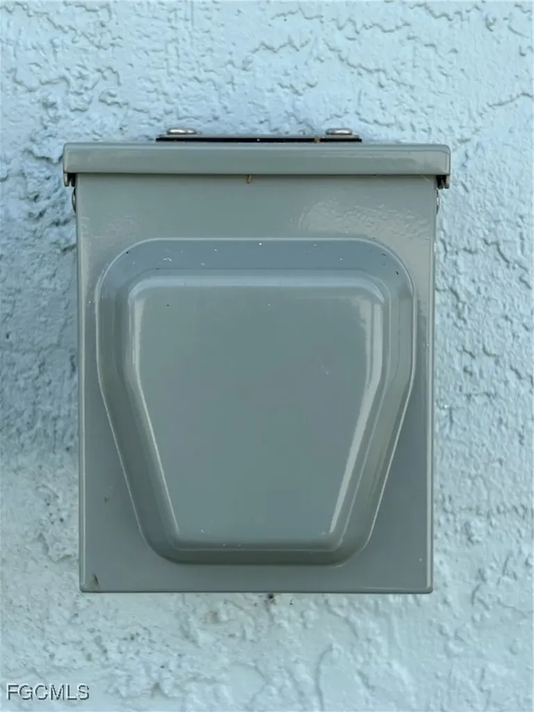 1909 SW 29th Terrace Cape Coral FL 33914