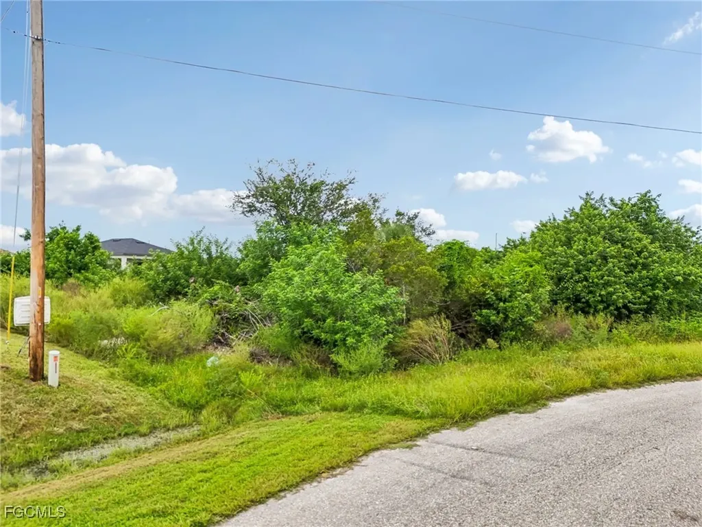 372 Pinafore Avenue Lehigh Acres FL 33974