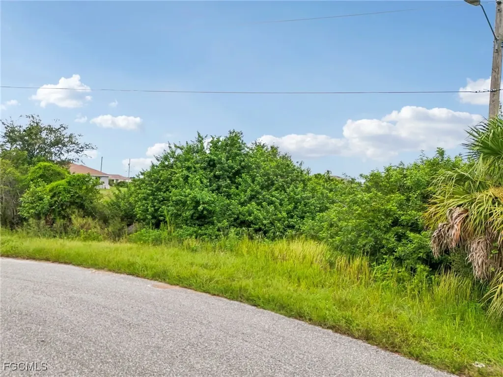 372 Pinafore Avenue Lehigh Acres FL 33974