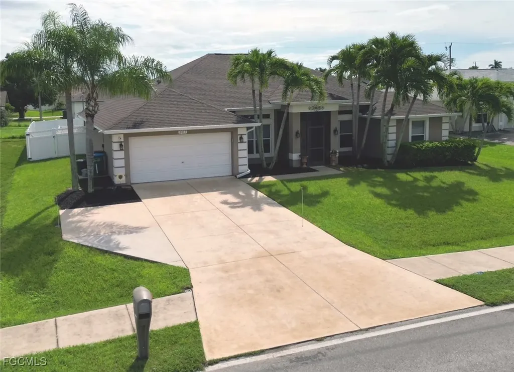 3917 Agualinda Boulevard Cape Coral FL 33914
