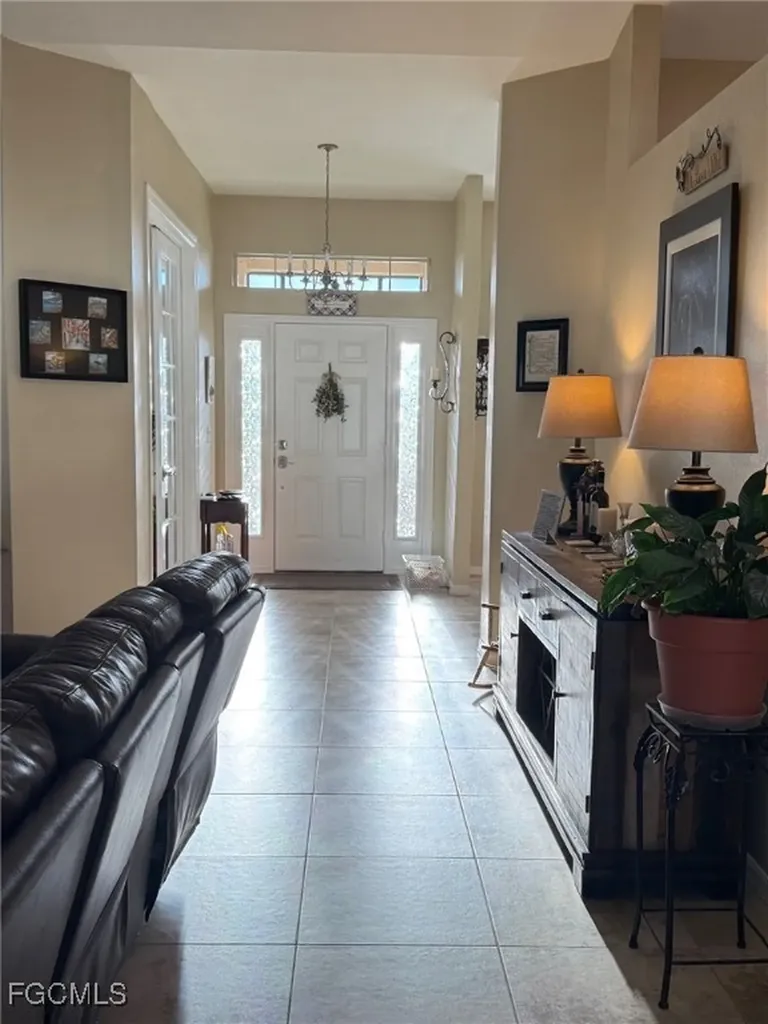 3917 Agualinda Boulevard Cape Coral FL 33914