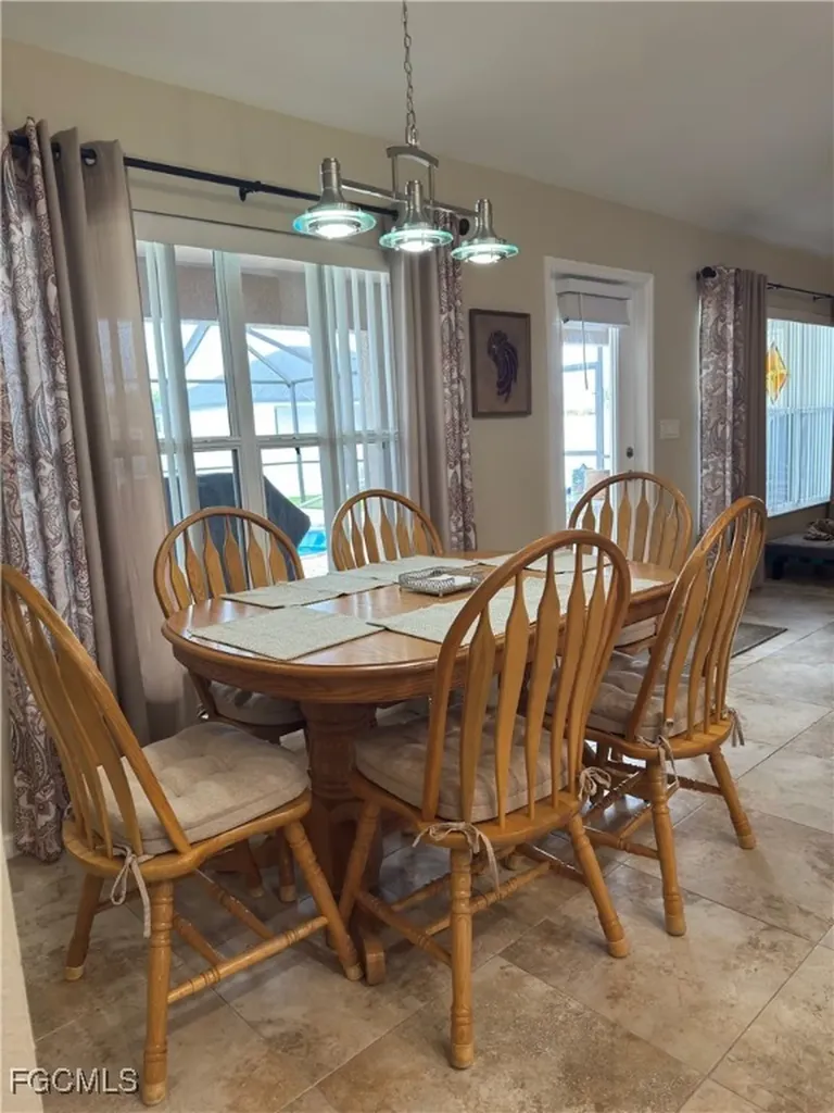 3917 Agualinda Boulevard Cape Coral FL 33914