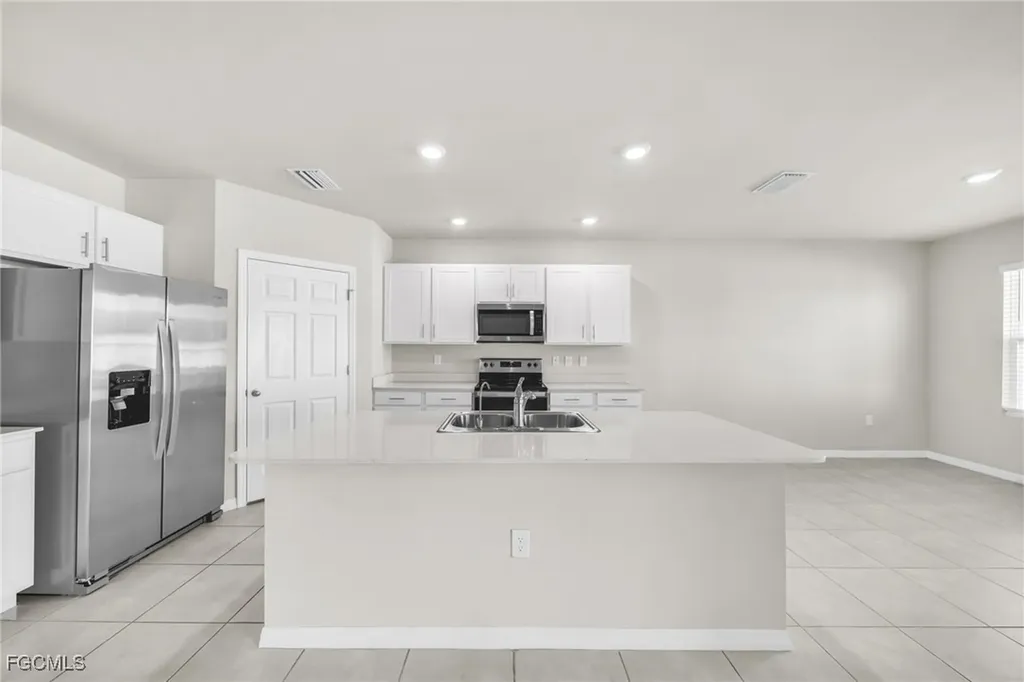 1905 NW 23rd Street Cape Coral FL 33993