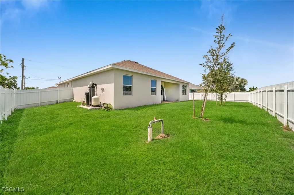 1905 NW 23rd Street Cape Coral FL 33993