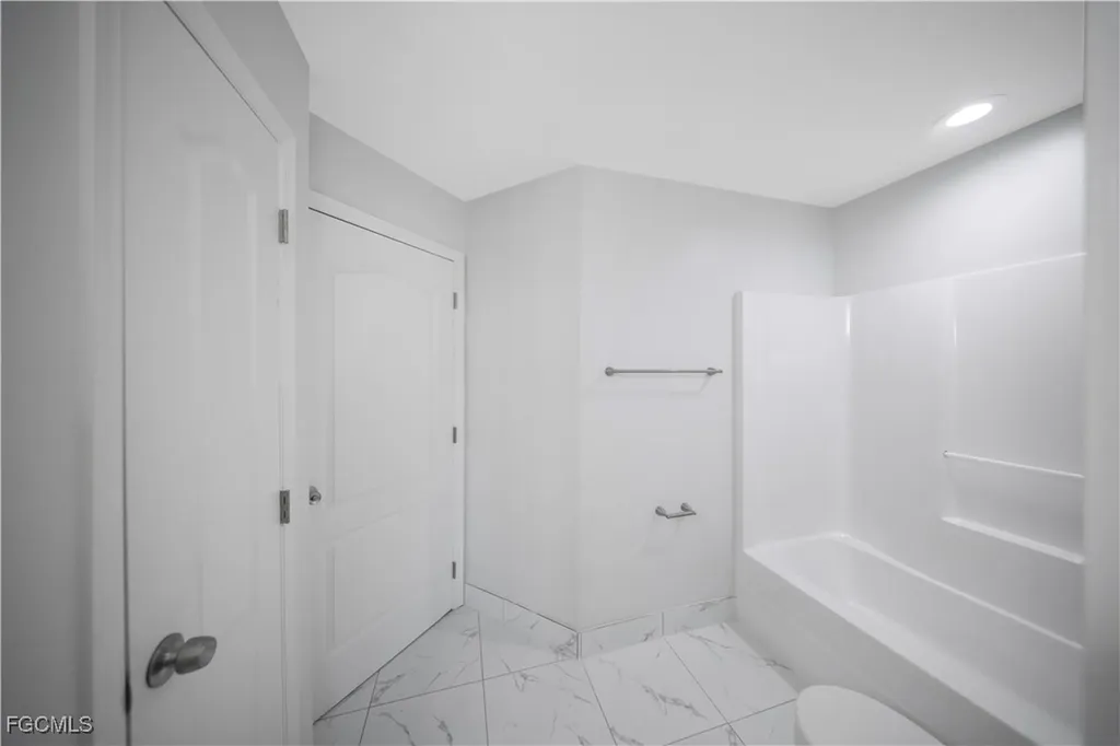 1213 NE 6th Avenue Cape Coral FL 33909