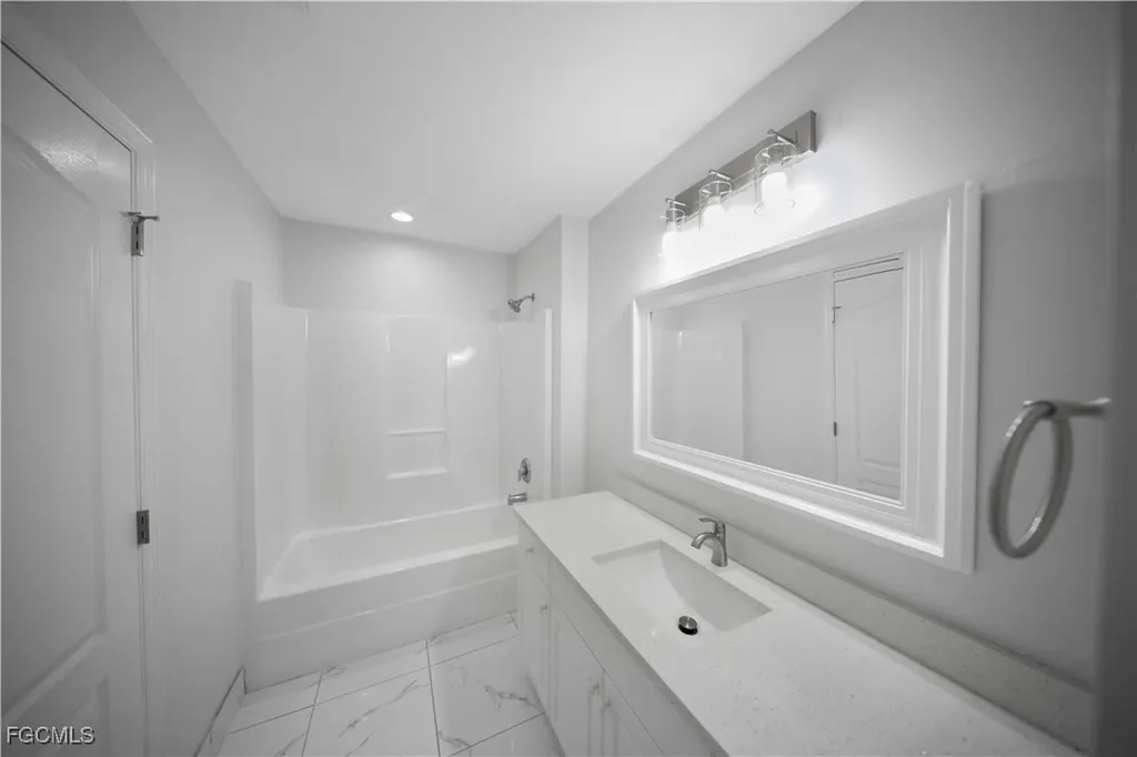 1213 NE 6th Avenue Cape Coral FL 33909