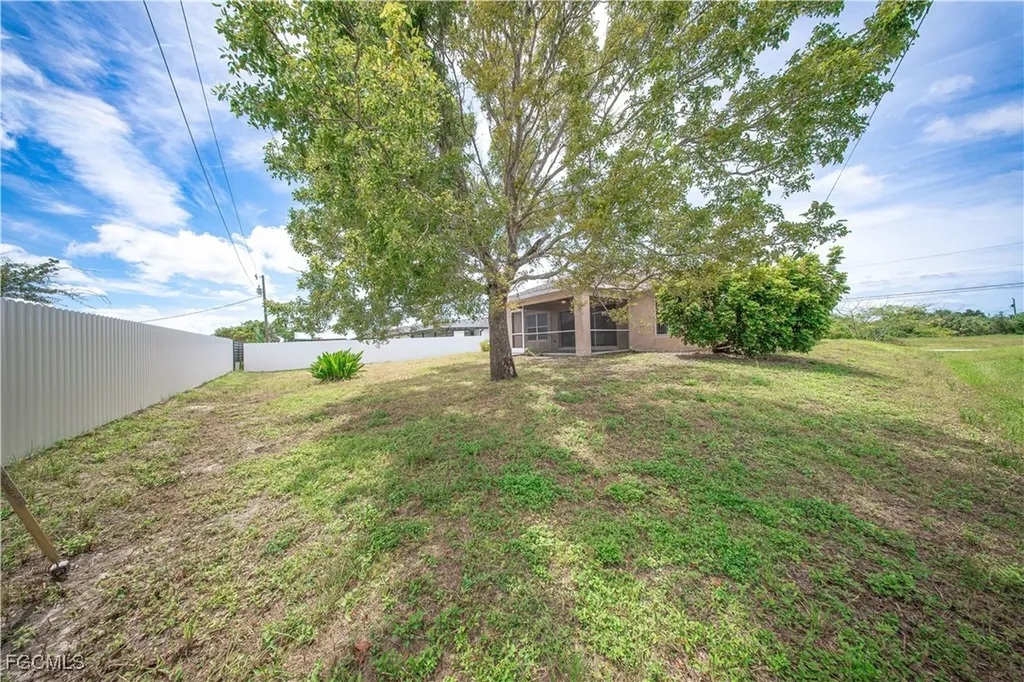 1213 NE 6th Avenue Cape Coral FL 33909