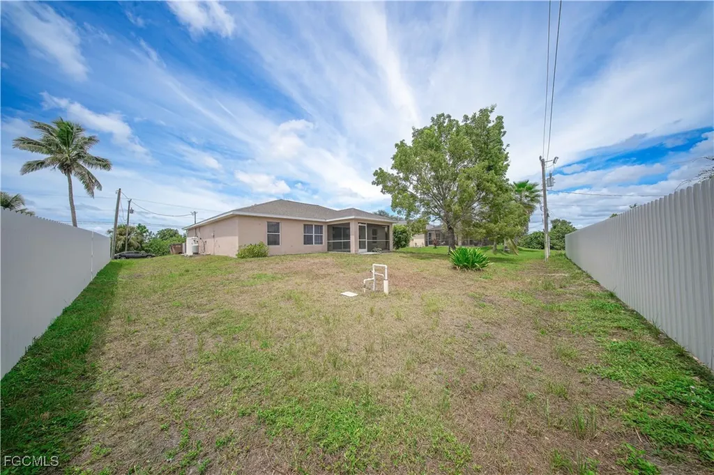 1213 NE 6th Avenue Cape Coral FL 33909