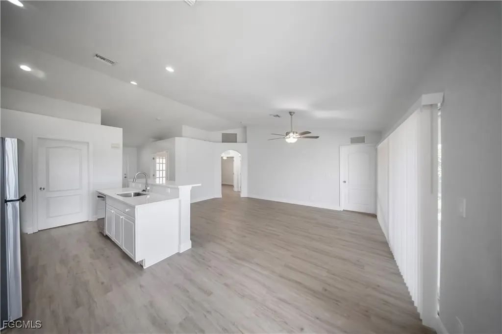 1213 NE 6th Avenue Cape Coral FL 33909