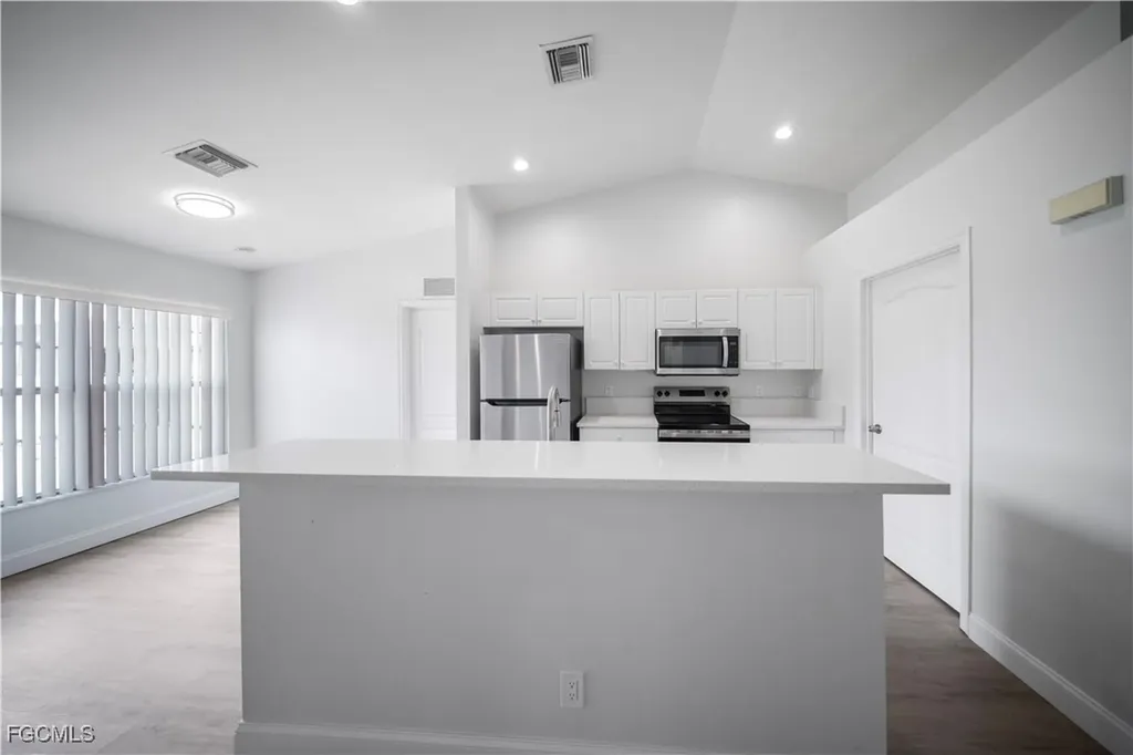 1213 NE 6th Avenue Cape Coral FL 33909