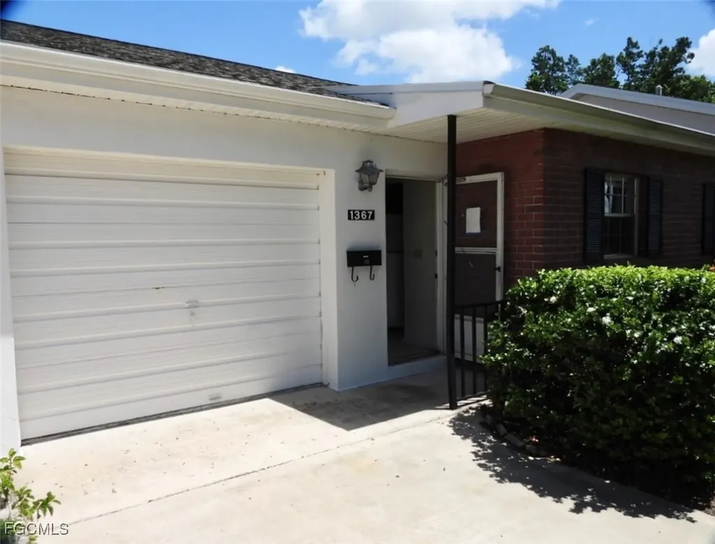 1367 Bunker Way Fort Myers FL 33919