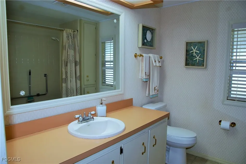 395 Snead Drive North Fort Myers FL 33903