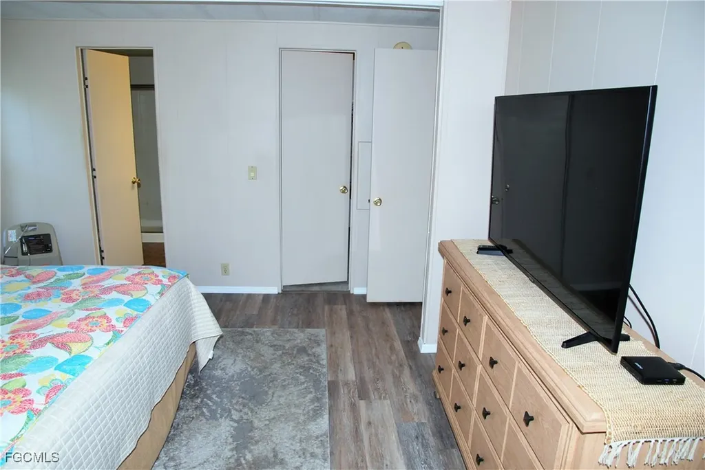 395 Snead Drive North Fort Myers FL 33903