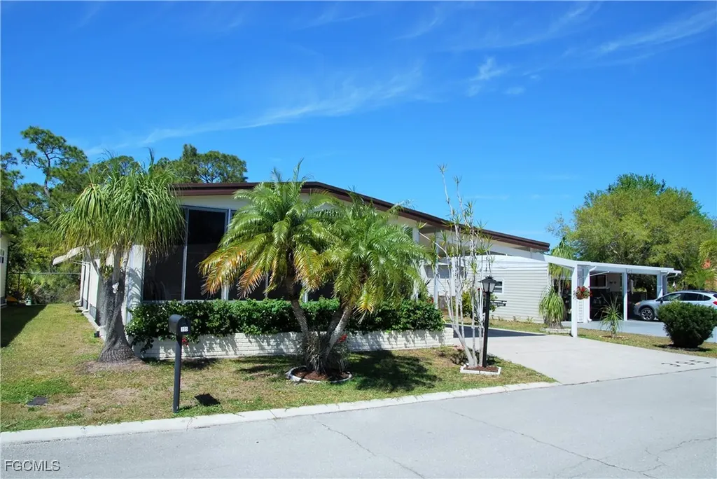 395 Snead Drive North Fort Myers FL 33903