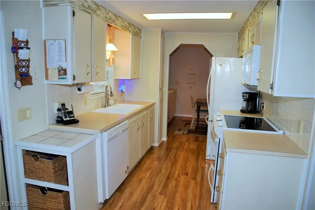 395 Snead Drive North Fort Myers FL 33903