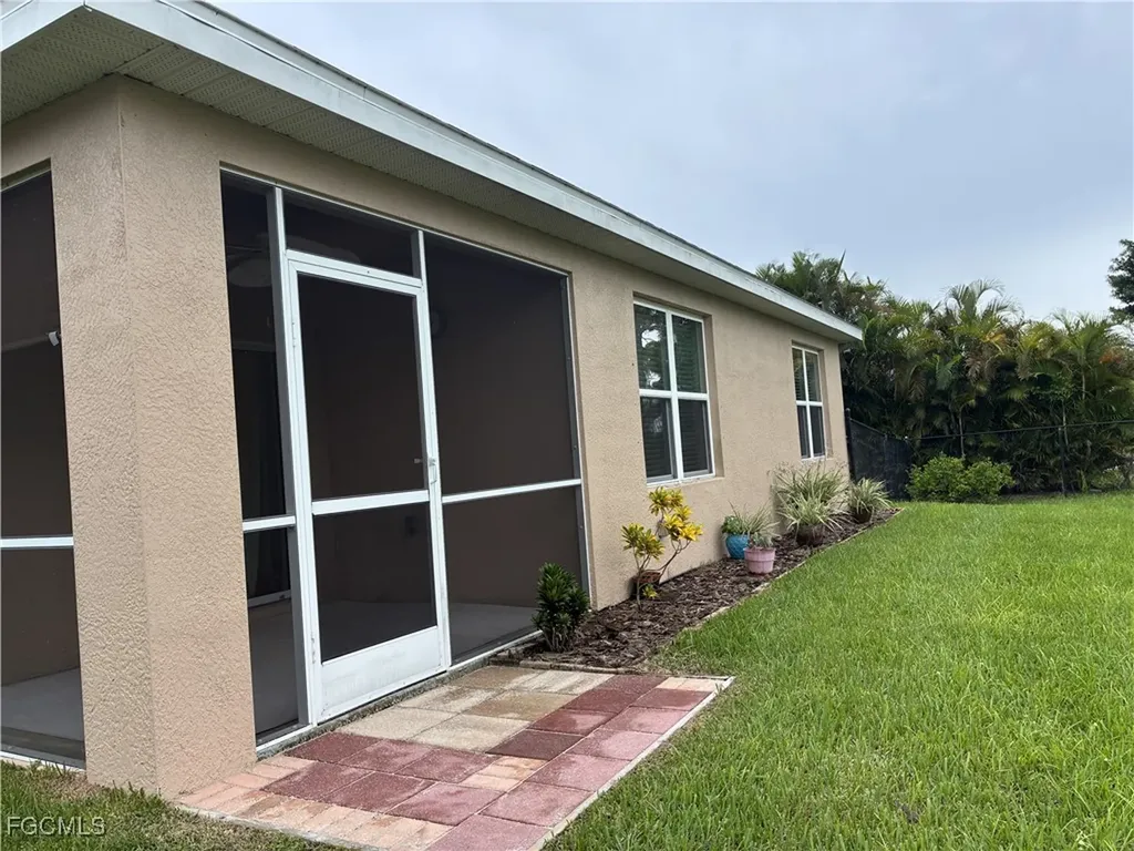 2301 SW 38th Terrace Cape Coral FL 33914