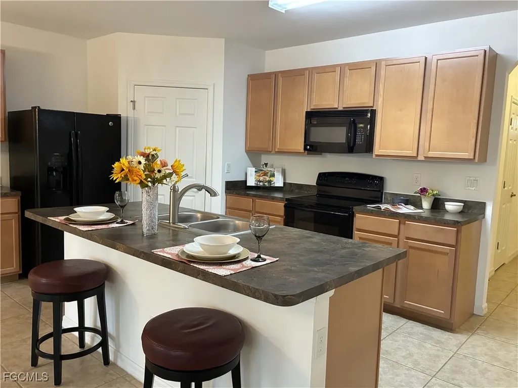 2301 SW 38th Terrace Cape Coral FL 33914