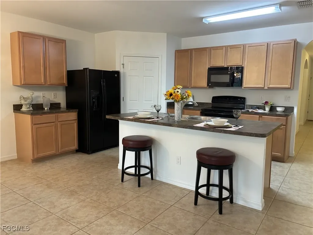 2301 SW 38th Terrace Cape Coral FL 33914