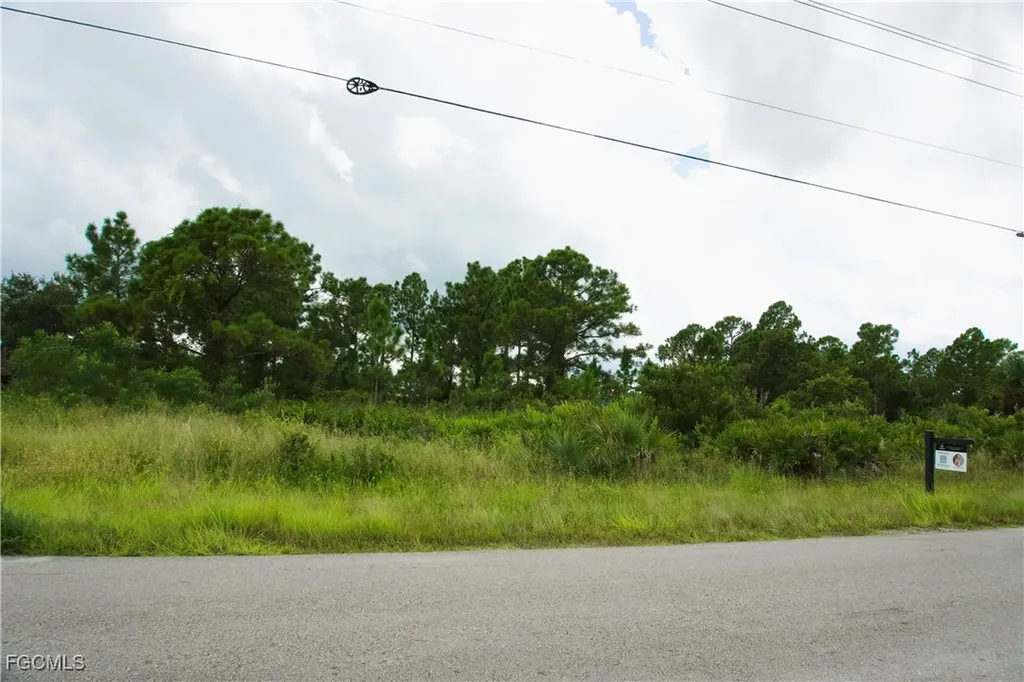 2807 42nd Street W Lehigh Acres FL 33971