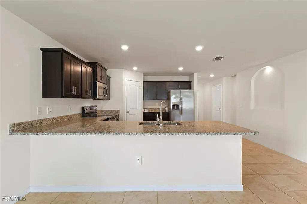 2705 NW 5th Terrace Cape Coral FL 33993