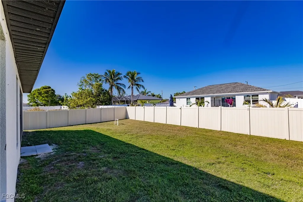 2705 NW 5th Terrace Cape Coral FL 33993