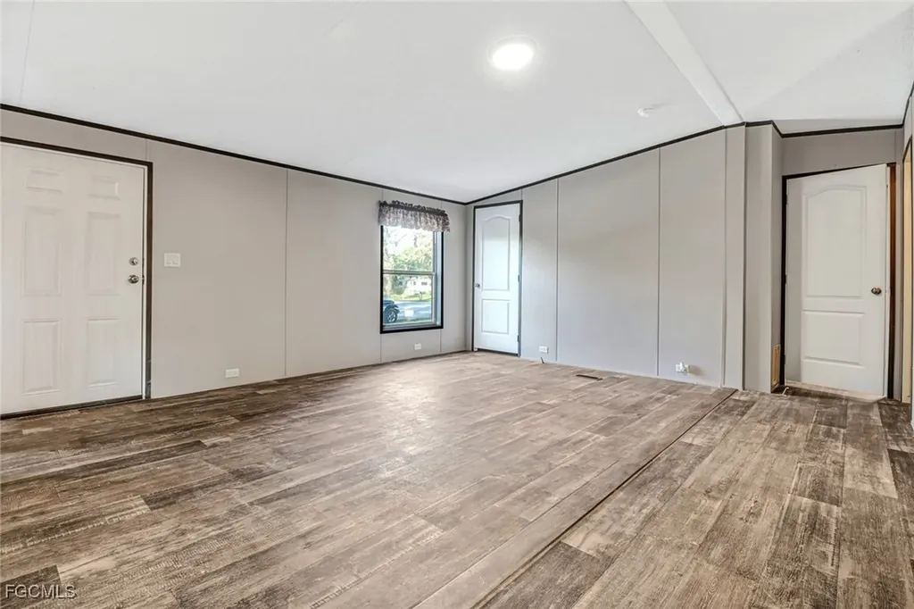 4992 Mars Street Fort Myers FL 33905