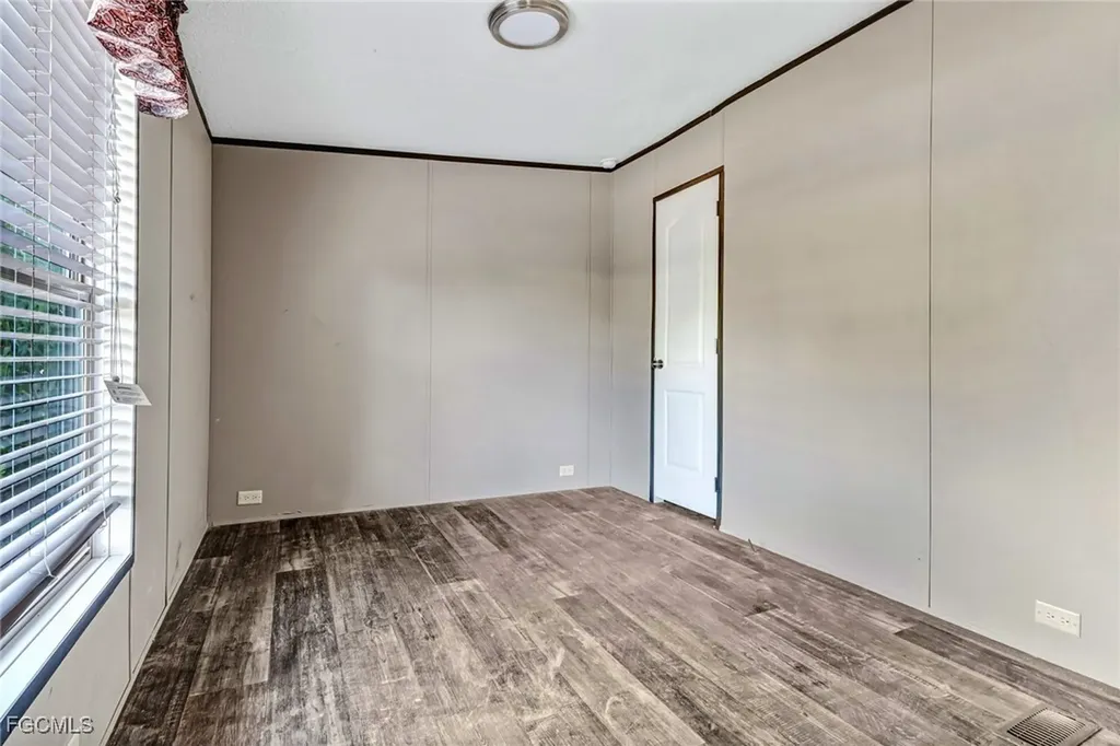 4992 Mars Street Fort Myers FL 33905