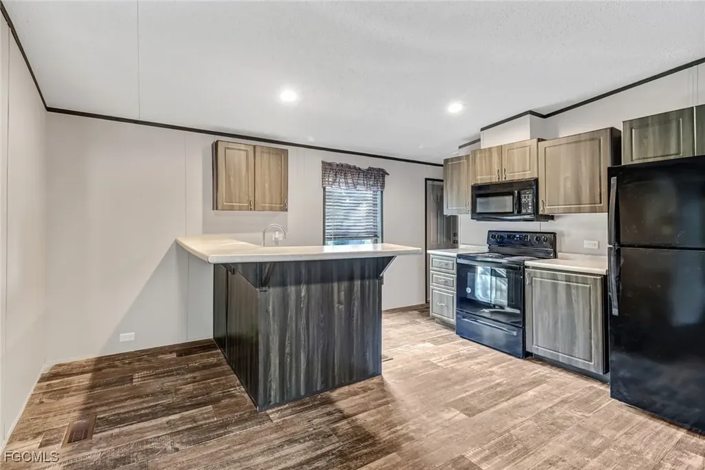 4992 Mars Street Fort Myers FL 33905