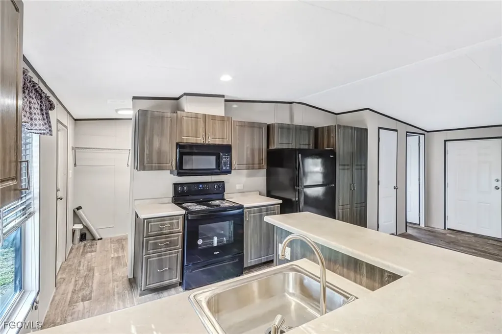 4992 Mars Street Fort Myers FL 33905