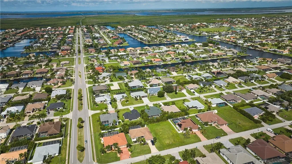 4724 SW 23rd Avenue Cape Coral FL 33914