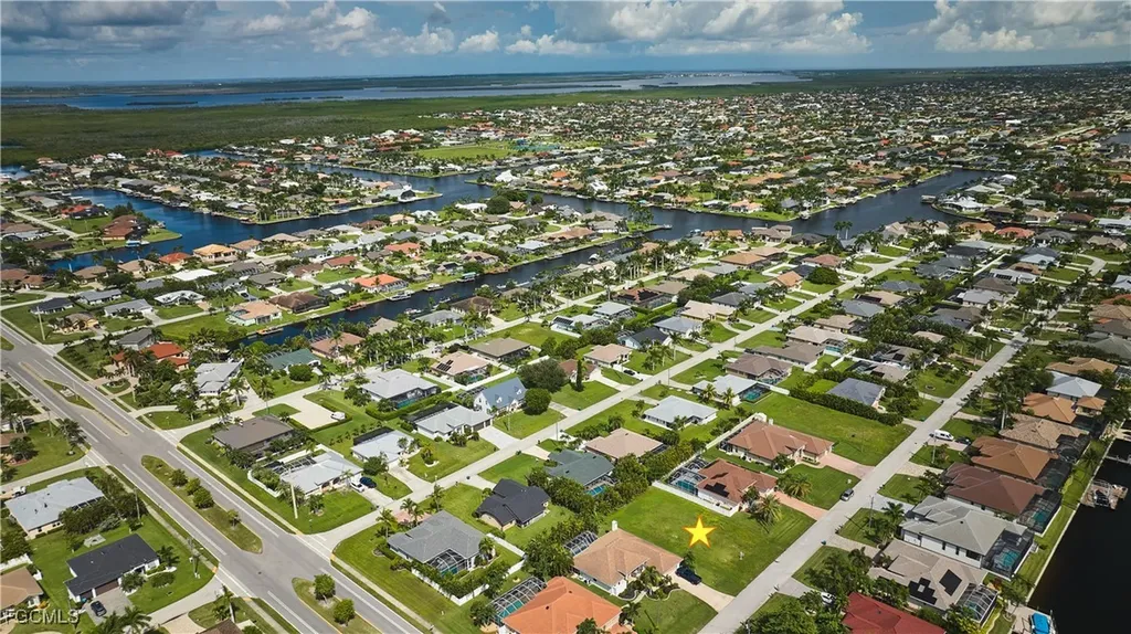 4724 SW 23rd Avenue Cape Coral FL 33914