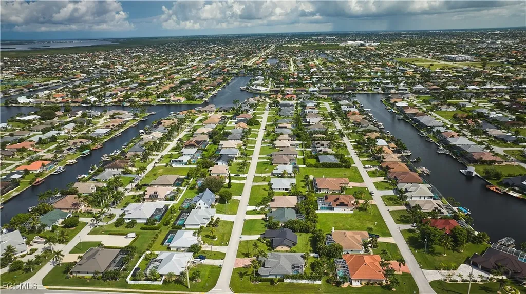 4724 SW 23rd Avenue Cape Coral FL 33914