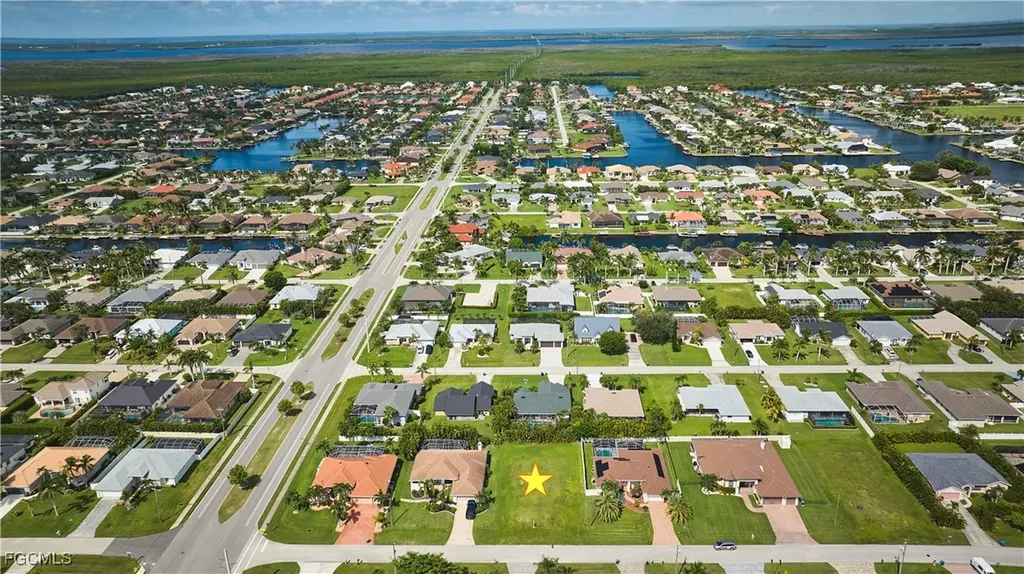 4724 SW 23rd Avenue Cape Coral FL 33914