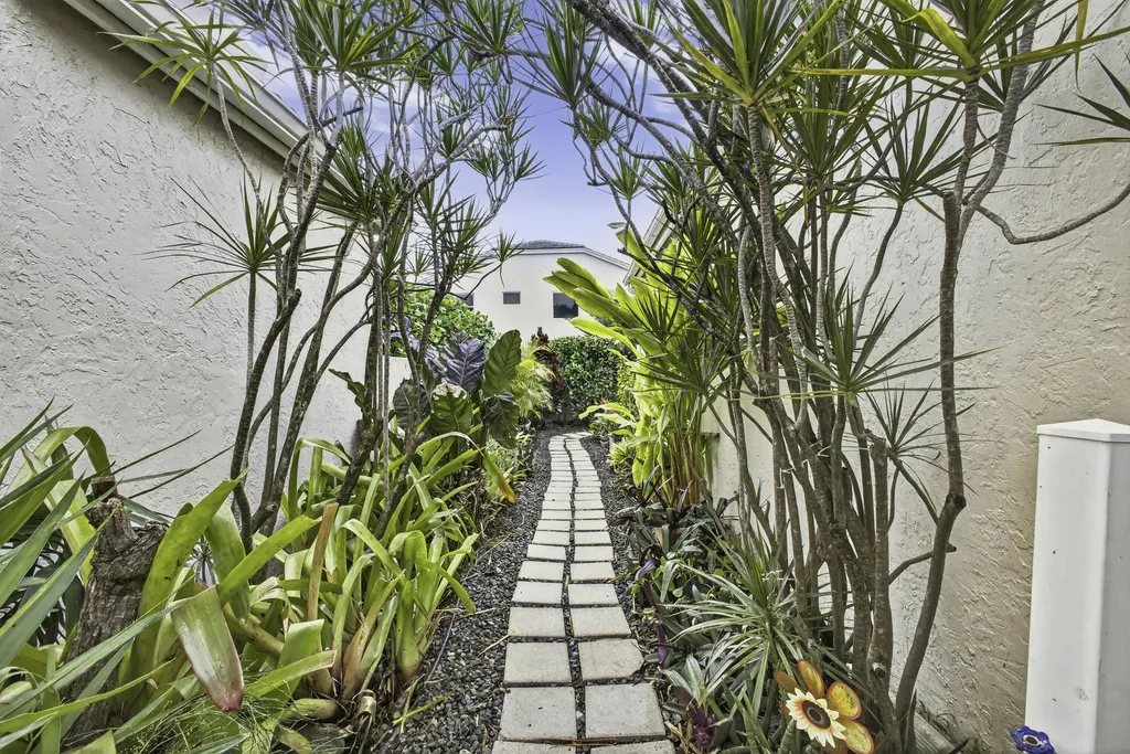 2085 Chagall Circle West Palm Beach FL 33409