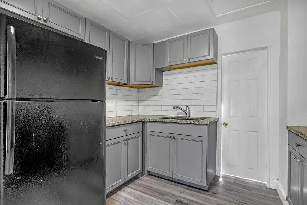 180 W 15th Street Riviera Beach FL 33404