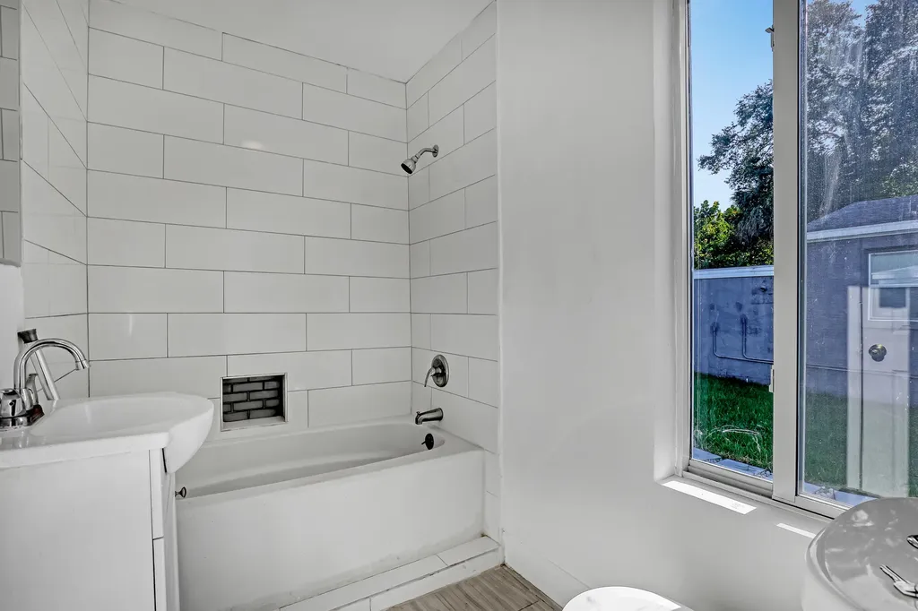 180 W 15th Street Riviera Beach FL 33404