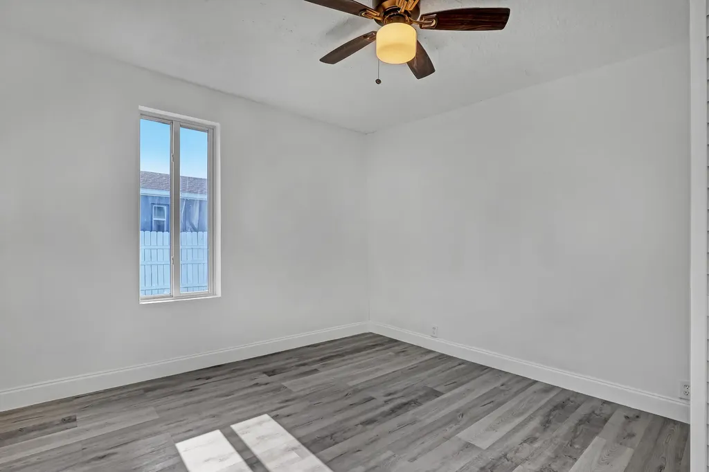 180 W 15th Street Riviera Beach FL 33404