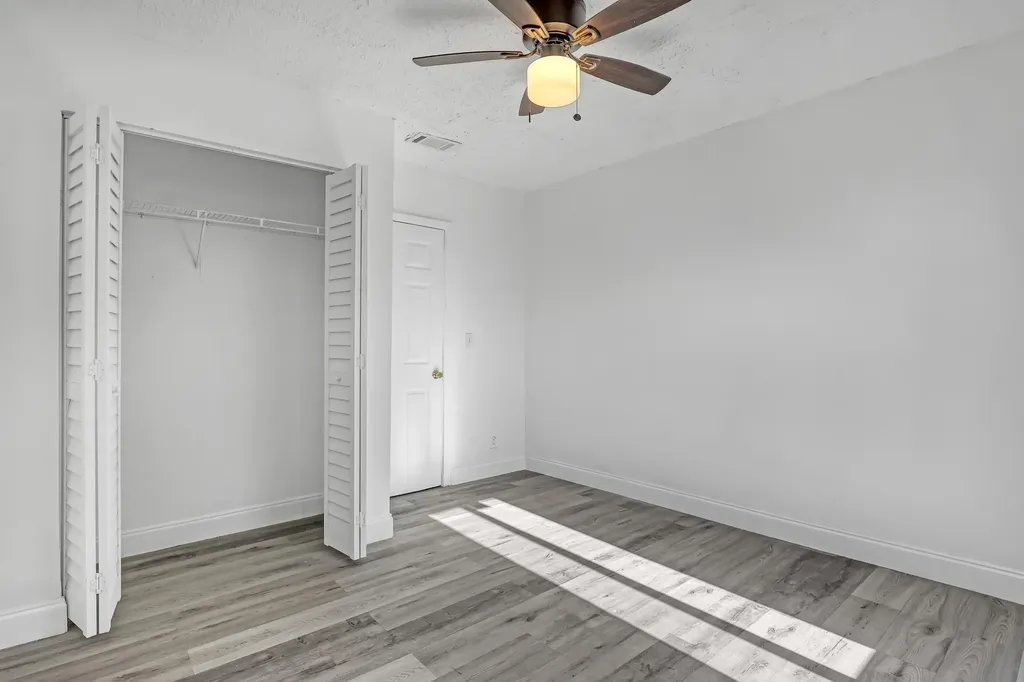 180 W 15th Street Riviera Beach FL 33404