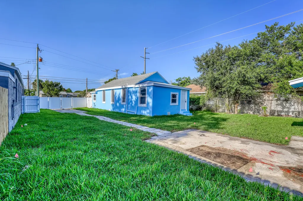 180 W 15th Street Riviera Beach FL 33404