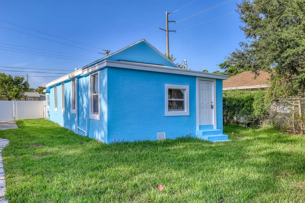 180 W 15th Street Riviera Beach FL 33404